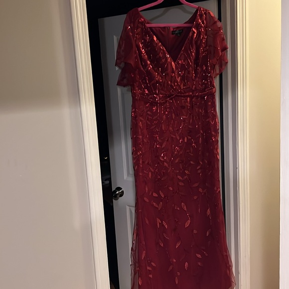 Red Ever Pretty Prom/Formal Dress - Picture 8 of 9